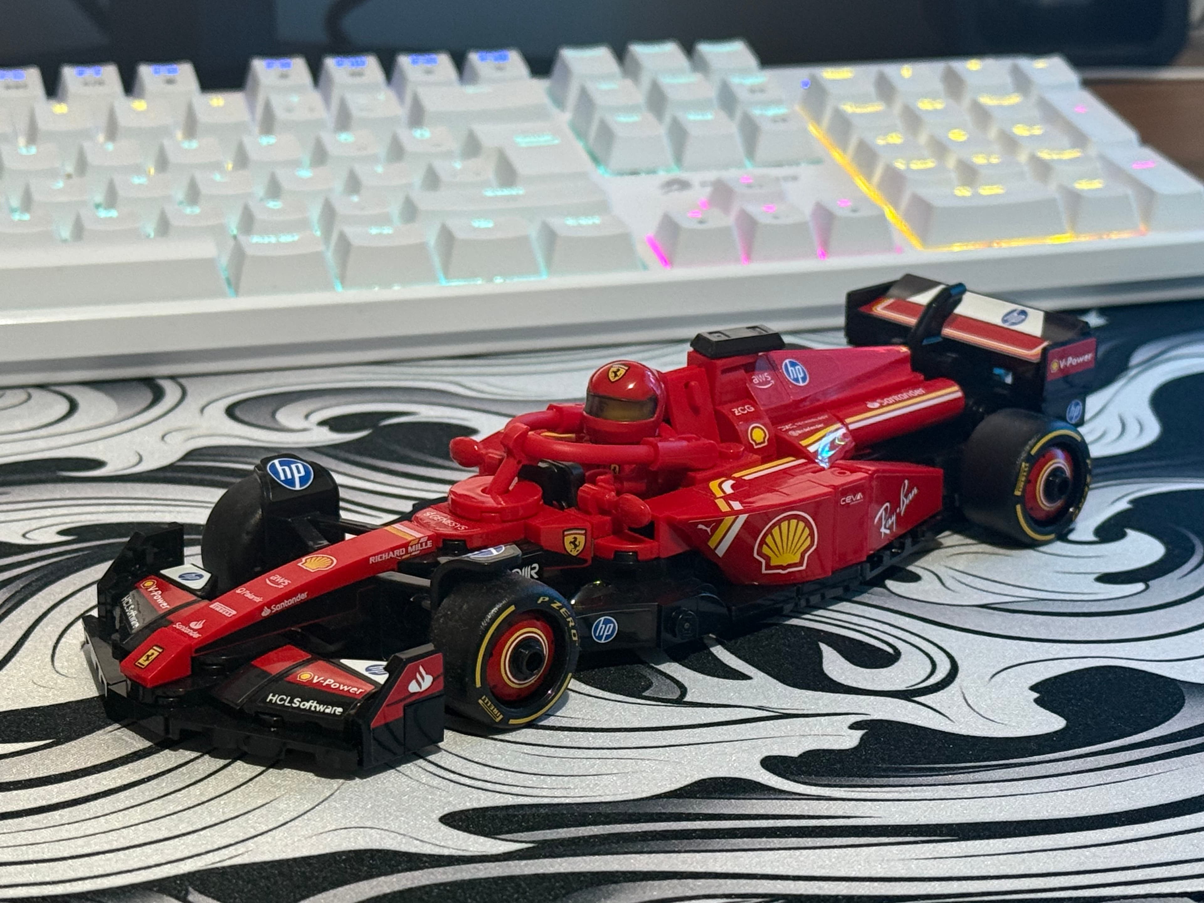 LEGO Ferrari SF-24 - Model Pazarım Koleksiyon Ürünü